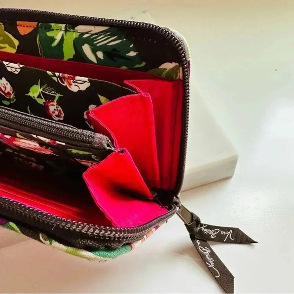 NWOT Vera Bradley Retired English Rose Large Accordion Wallet - Picture 6 of 7